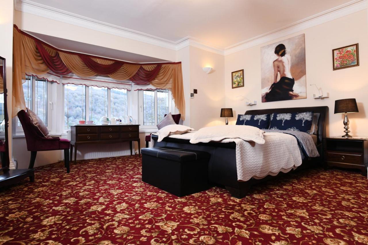 Luxury Suite In Quiet Countryside Location Swansea Exterior photo
